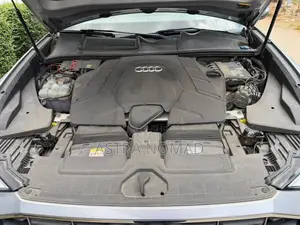 Audi Q8 2023 Gris