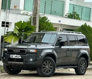 Toyota Land Cruiser Prado 2.4 Hybrid 2025 Gris