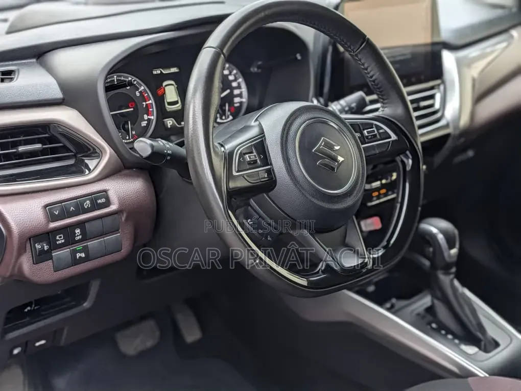 Nouveau Suzuki Fronx 2025 Gris