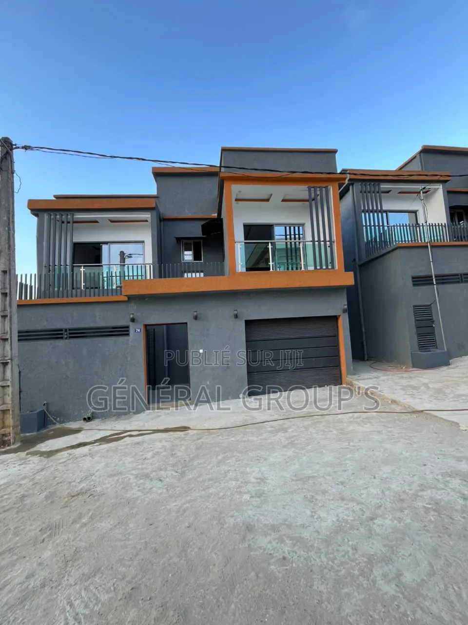 3chbre Duplex dans Boga Hugues, Cocody à Louer