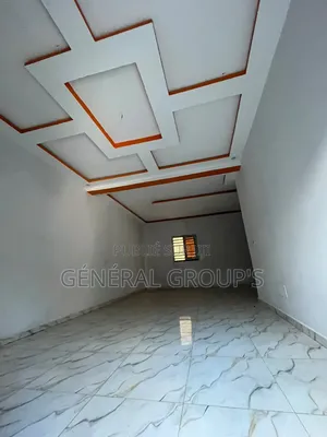 3chbre Duplex dans Boga Hugues, Cocody à Louer