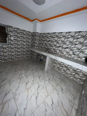 3chbre Duplex dans Boga Hugues, Cocody à Louer