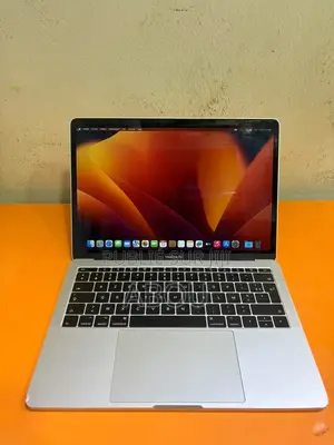 Ordinateur portable Apple MacBook Pro 2017 8GB Intel Core i5 SSD 256GB