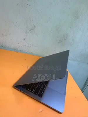Ordinateur portable Apple MacBook Pro 2017 16GB Intel Core i5 SSD 512GB