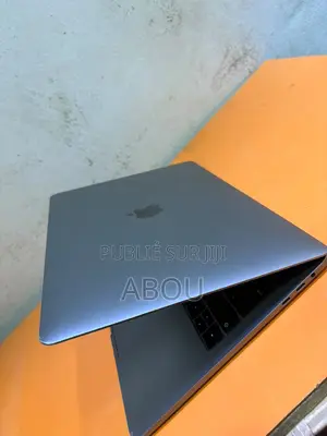 Ordinateur portable Apple MacBook Pro 2017 16GB Intel Core i5 SSD 512GB