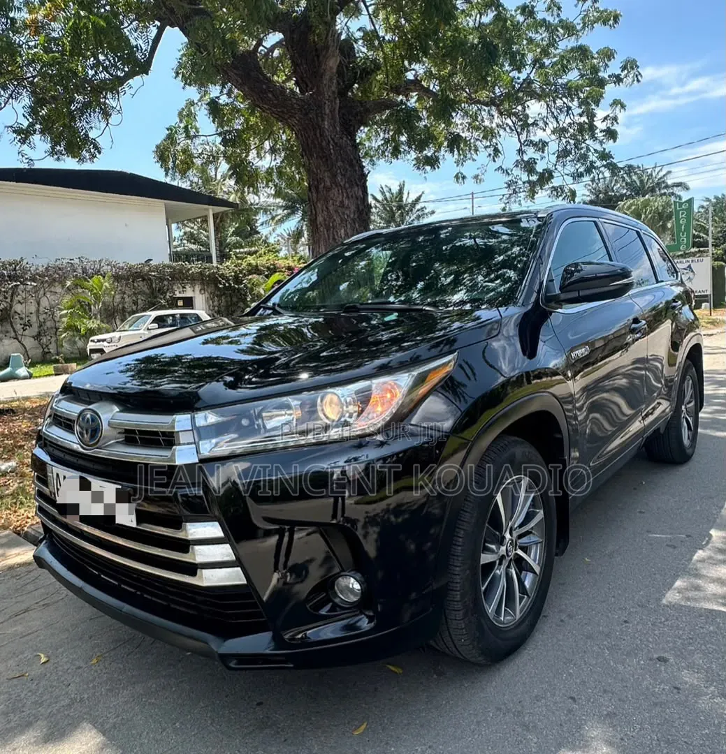 Toyota Highlander LE 4x2 (2.7L 4cyl 6A) 2018 Noir
