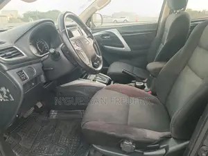 Mitsubishi Pajero Sport 2018 Noir