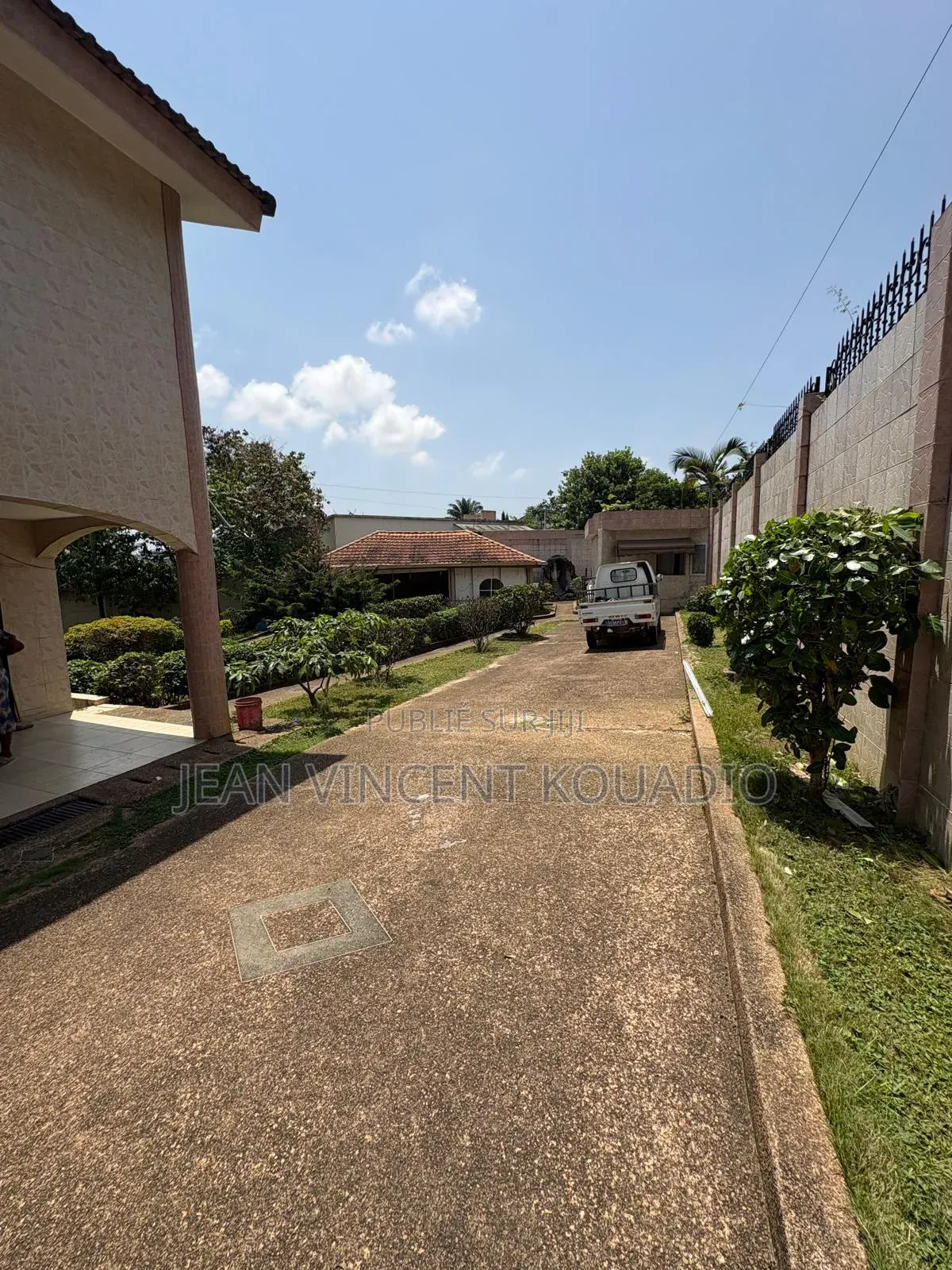 13chbre Appartement dans Duplex Cocody à Vendre