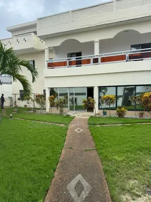 3chbre Appartement dans Cocody à Louer