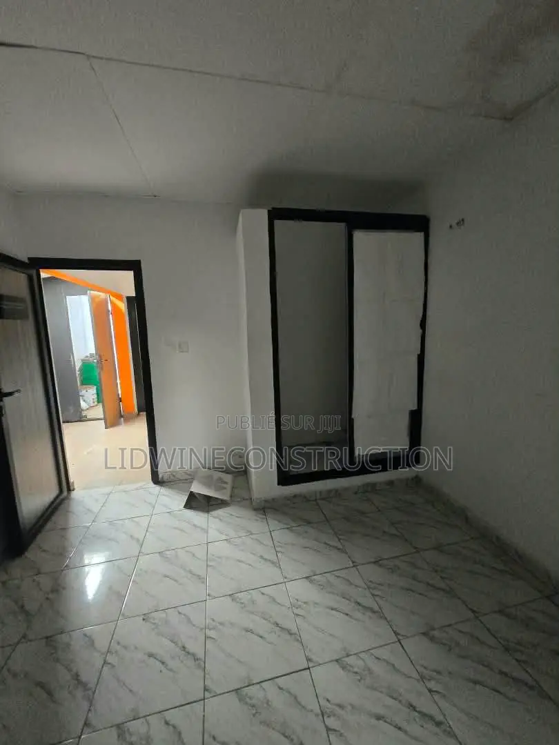 3chbre Appartement dans Cocody à Louer