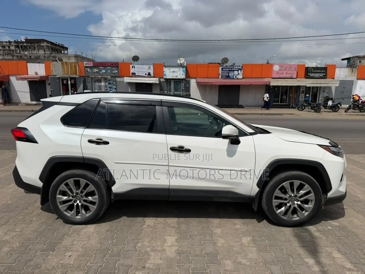 Toyota RAV4 XLE AWD 2023 Blanc