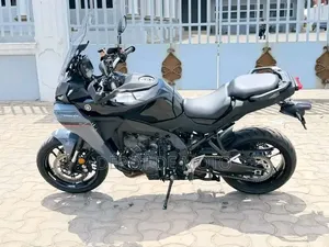 Nouveau Yamaha 2024 Gris