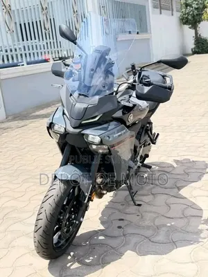 Nouveau Yamaha 2024 Gris