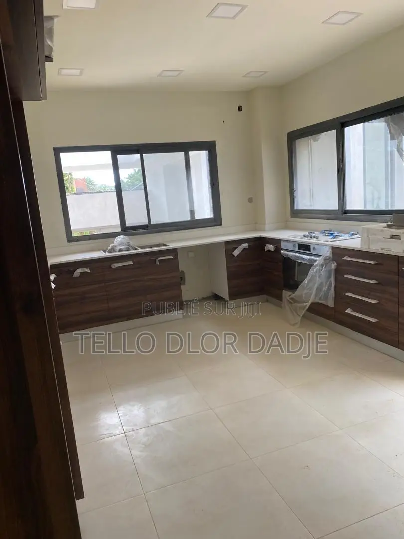 7chbre Duplex dans Tello Dlor Imob, Cocody à Louer