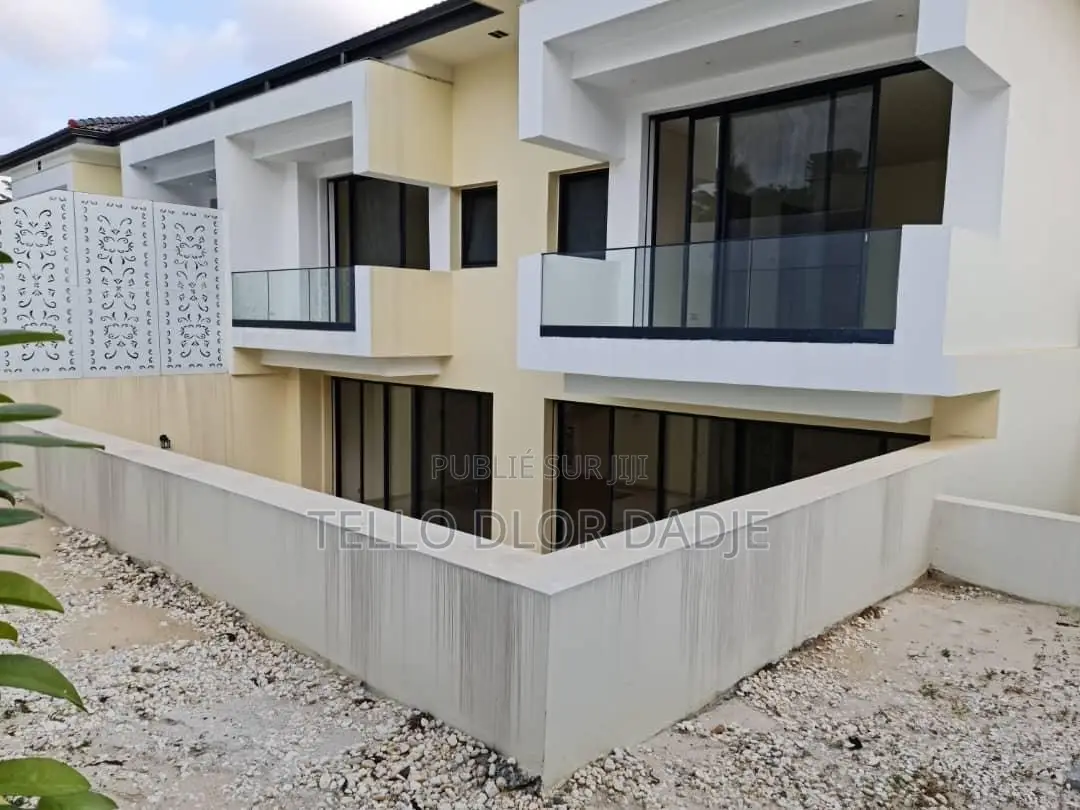 7chbre Duplex dans Tello Dlor Imob, Cocody à Louer
