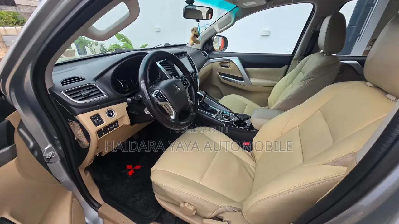 Mitsubishi Pajero 2021 Gris
