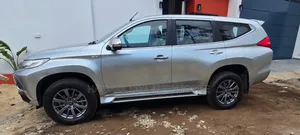Mitsubishi Pajero 2021 Gris