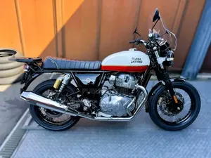 Royal Enfield Interceptor 650 2024 Blanc