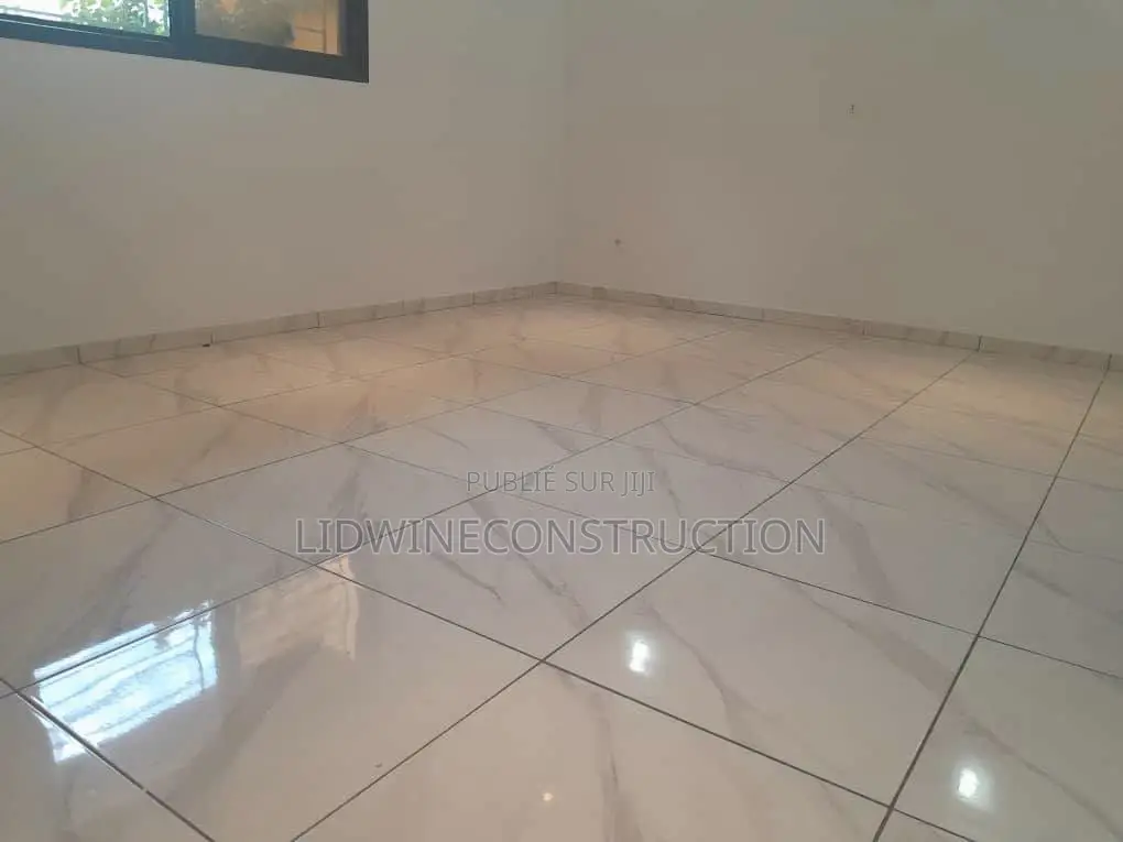 3chbre Appartement dans Cocody à Louer