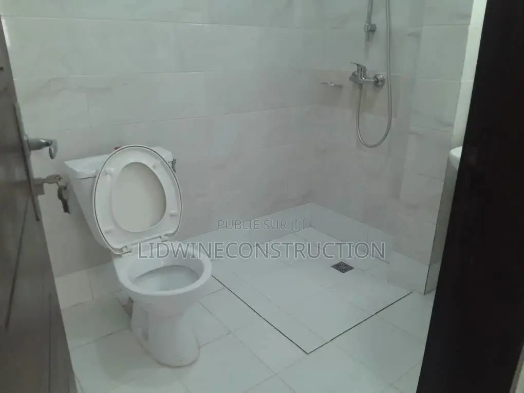 3chbre Appartement dans Cocody à Louer