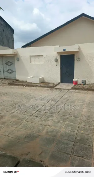 4chbre Villa dans Zié Multi-Services, Cocody à Vendre