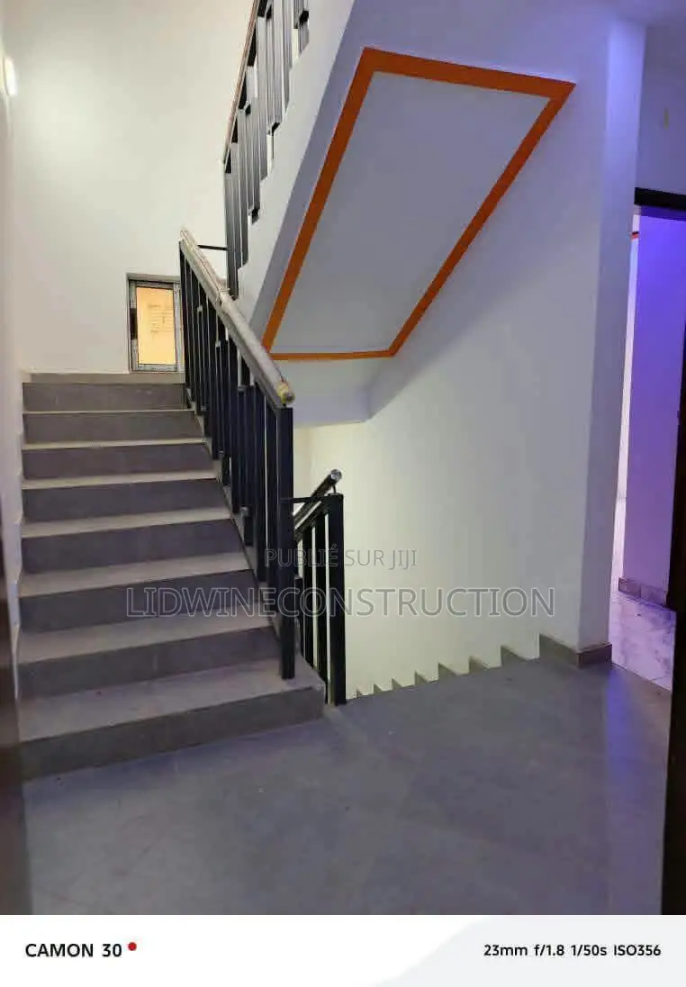 3chbre Duplex dans Cocody à Vendre