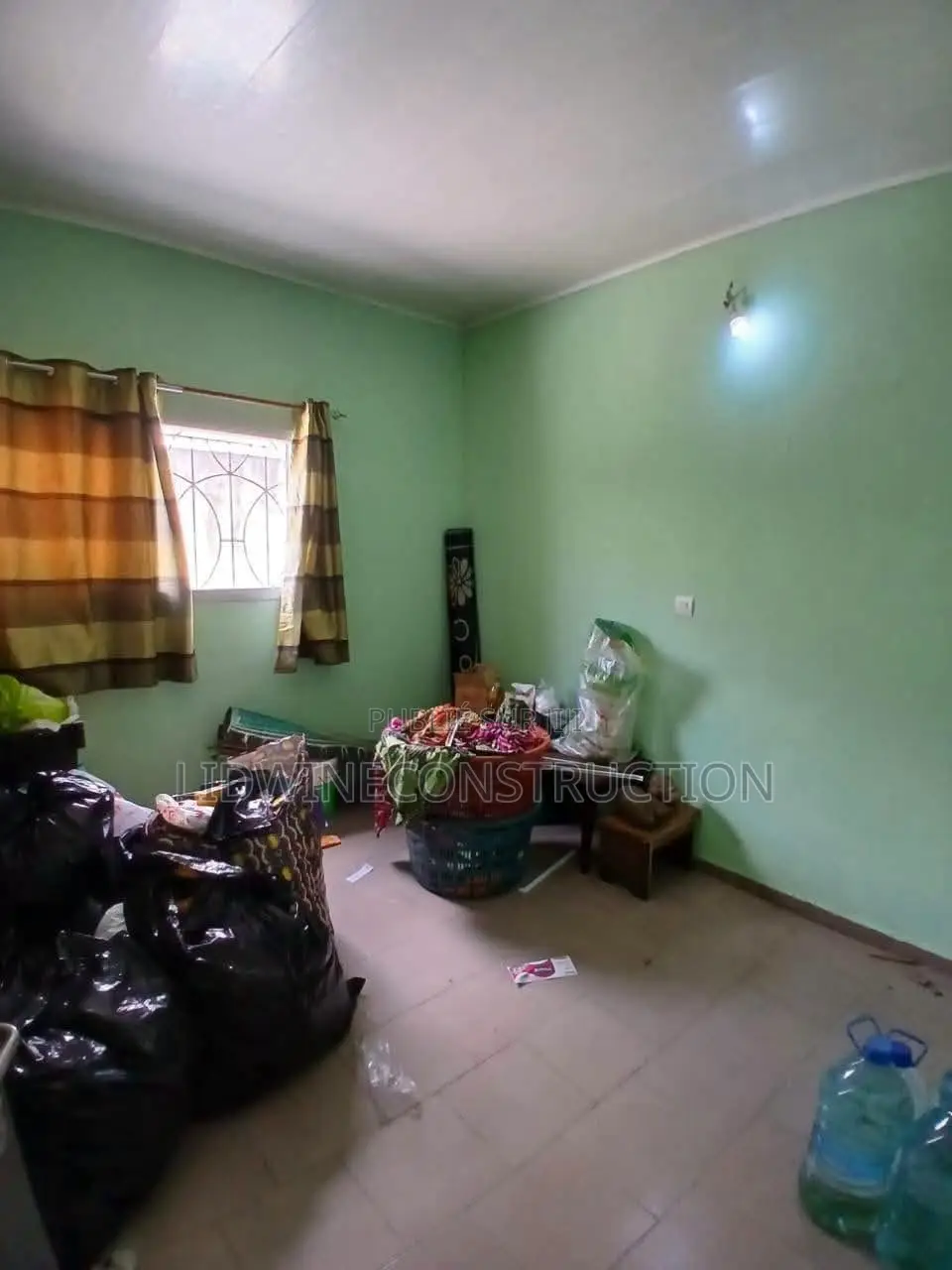 3chbre Villa dans Cocody à Vendre