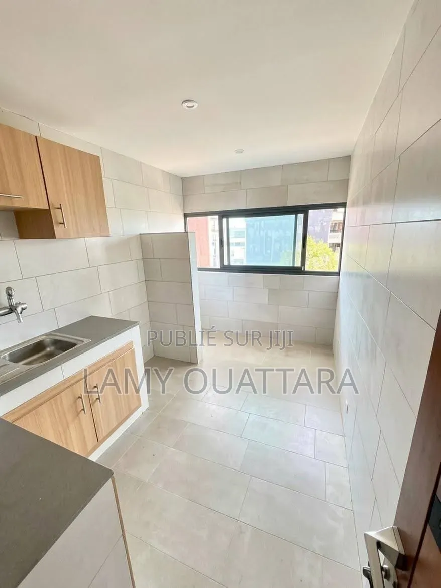 2chbre Appartement dans Lamko Immobilier, Cocody à Louer