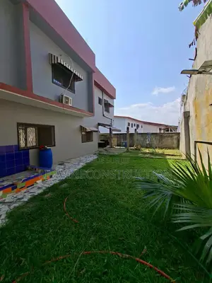 6chbre Duplex dans Cocody à Louer