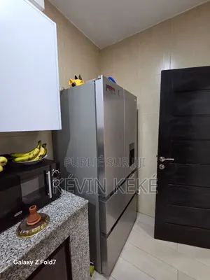 Meublé 3chbre Appartement dans Grâce Immobilier, Cocody à Louer