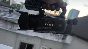 Canon XA40 [20x Zoom Optical] Version USA+128gb SD
