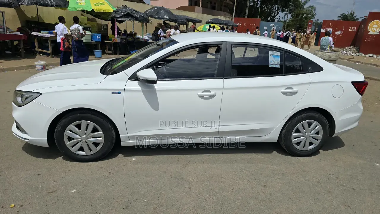 MG MG5 Essence 1.5T DCT 2026 Blanc