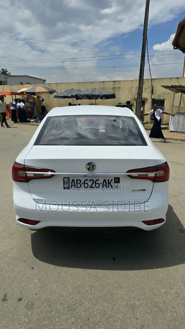 MG MG5 Essence 1.5T DCT 2026 Blanc