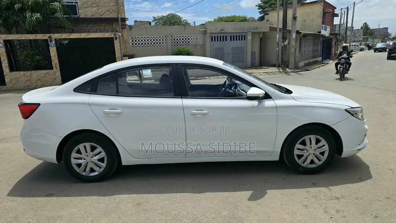 MG MG5 Essence 1.5T DCT 2026 Blanc