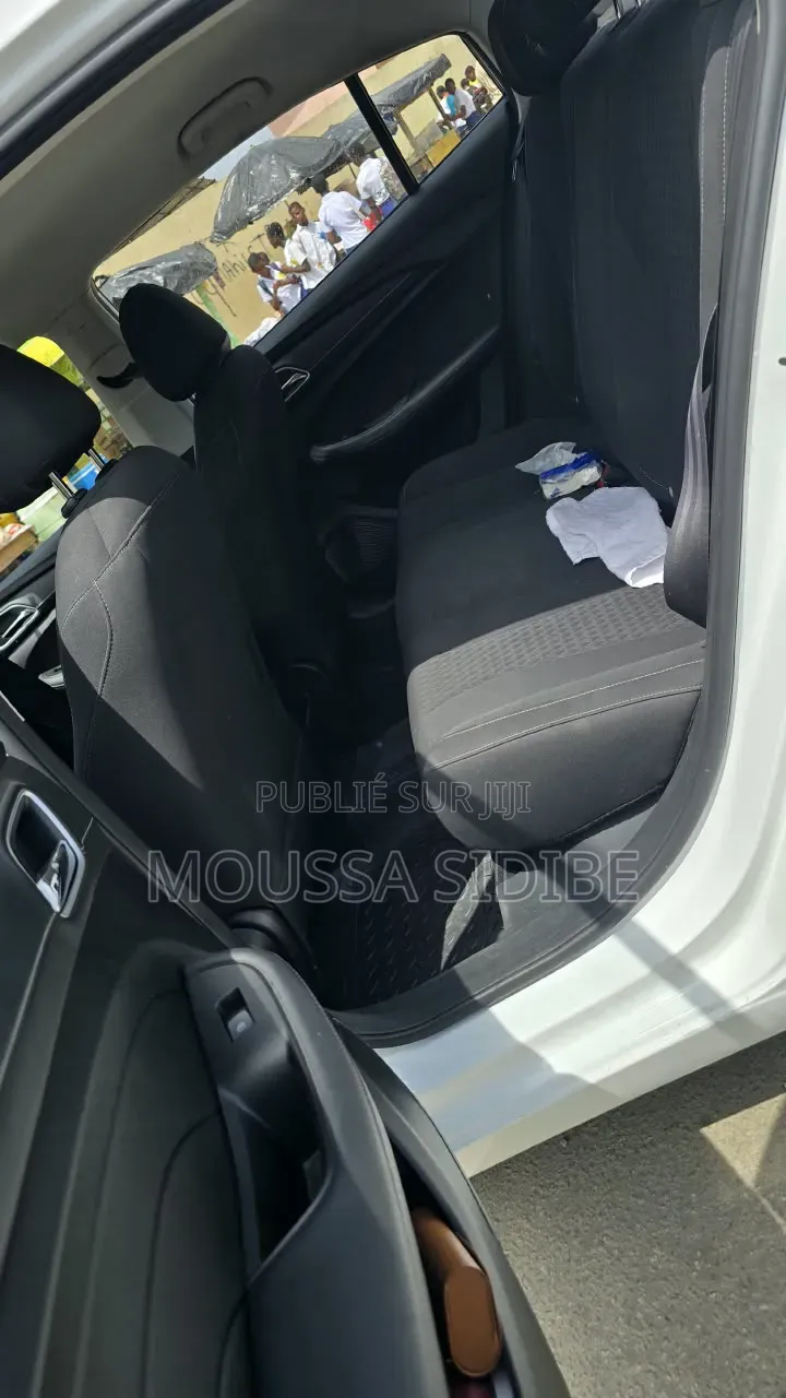 MG MG5 Essence 1.5T DCT 2026 Blanc