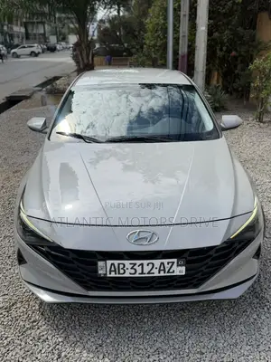 Hyundai Elantra Limited 2023 Blanc
