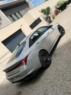 Hyundai Elantra Limited 2023 Blanc