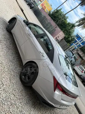 Hyundai Elantra Limited 2023 Blanc