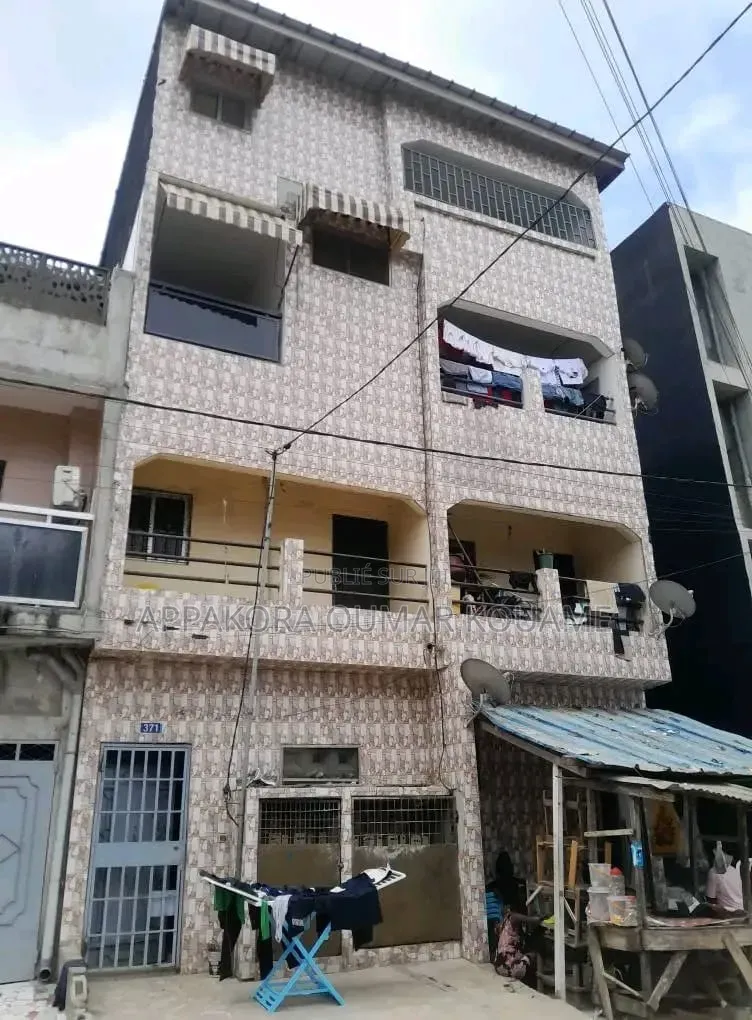 9chbre Maison dans Yopougon à Vendre