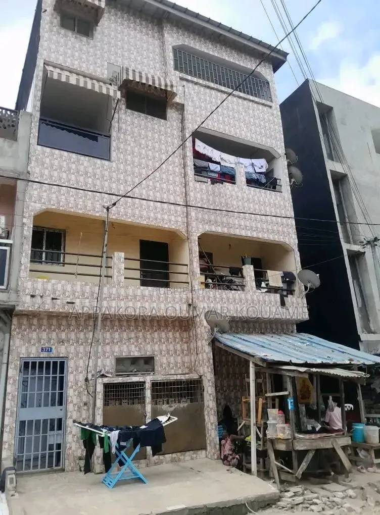 9chbre Maison dans Yopougon à Vendre