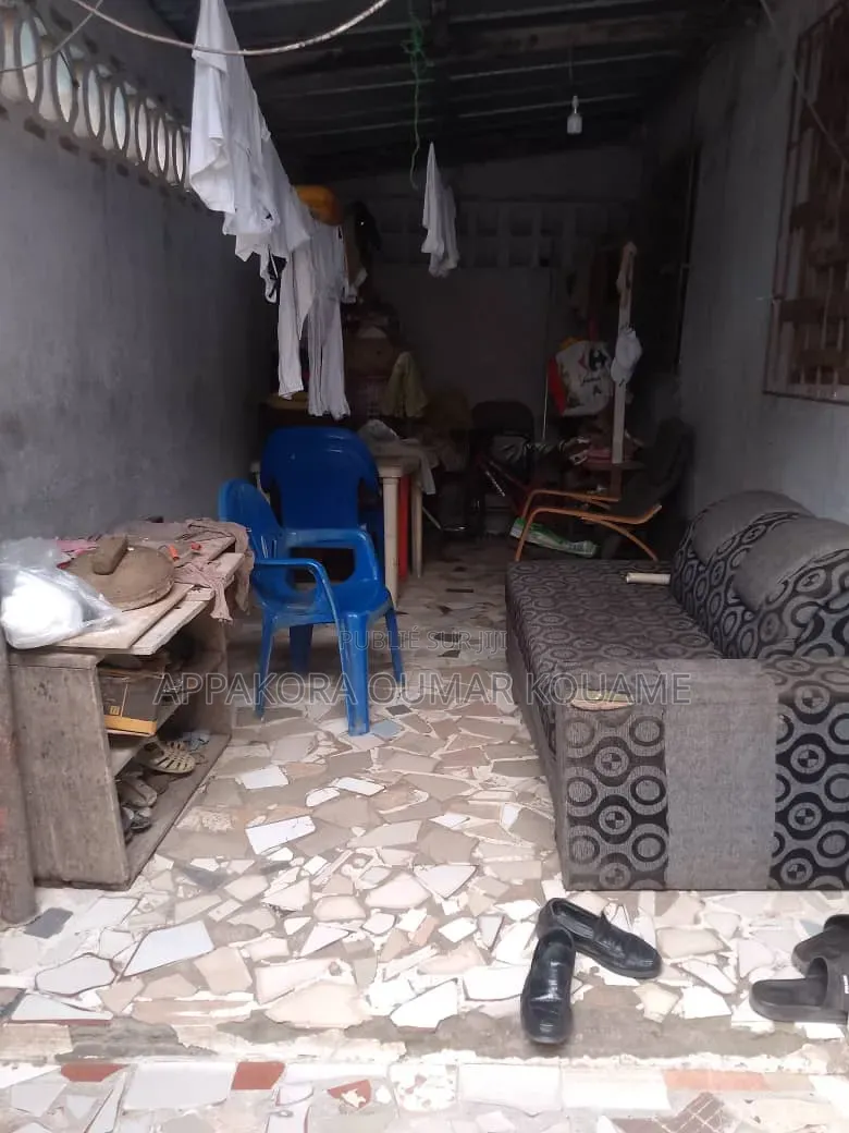 3chbre Maison dans Kouame, Yopougon à Vendre