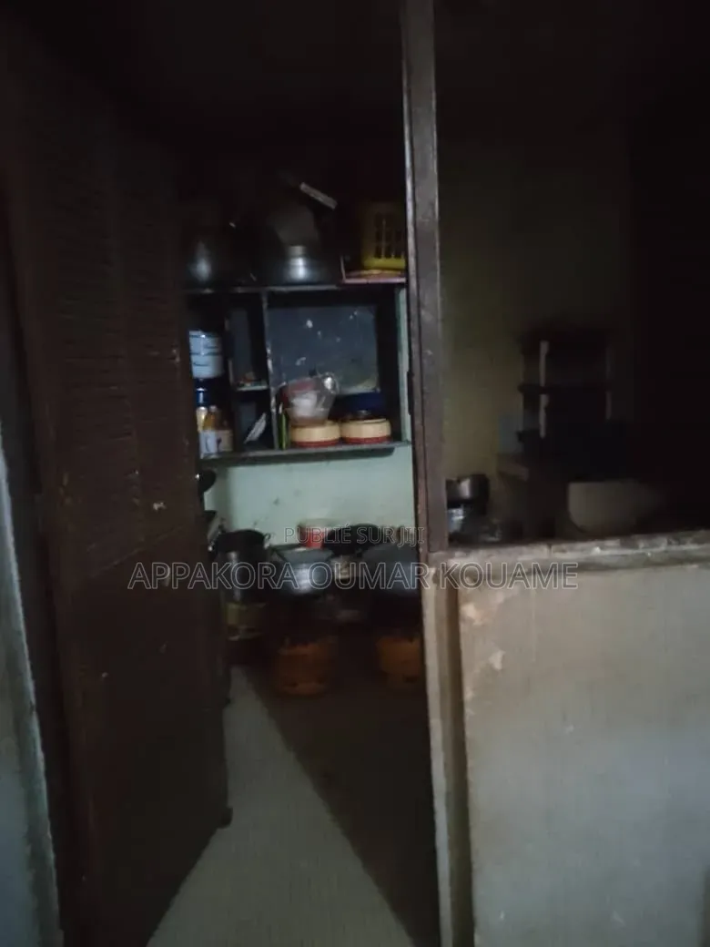 3chbre Maison dans Kouame, Yopougon à Vendre