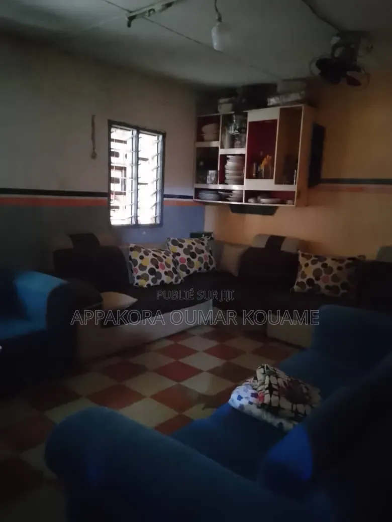 3chbre Maison dans Kouame, Yopougon à Vendre