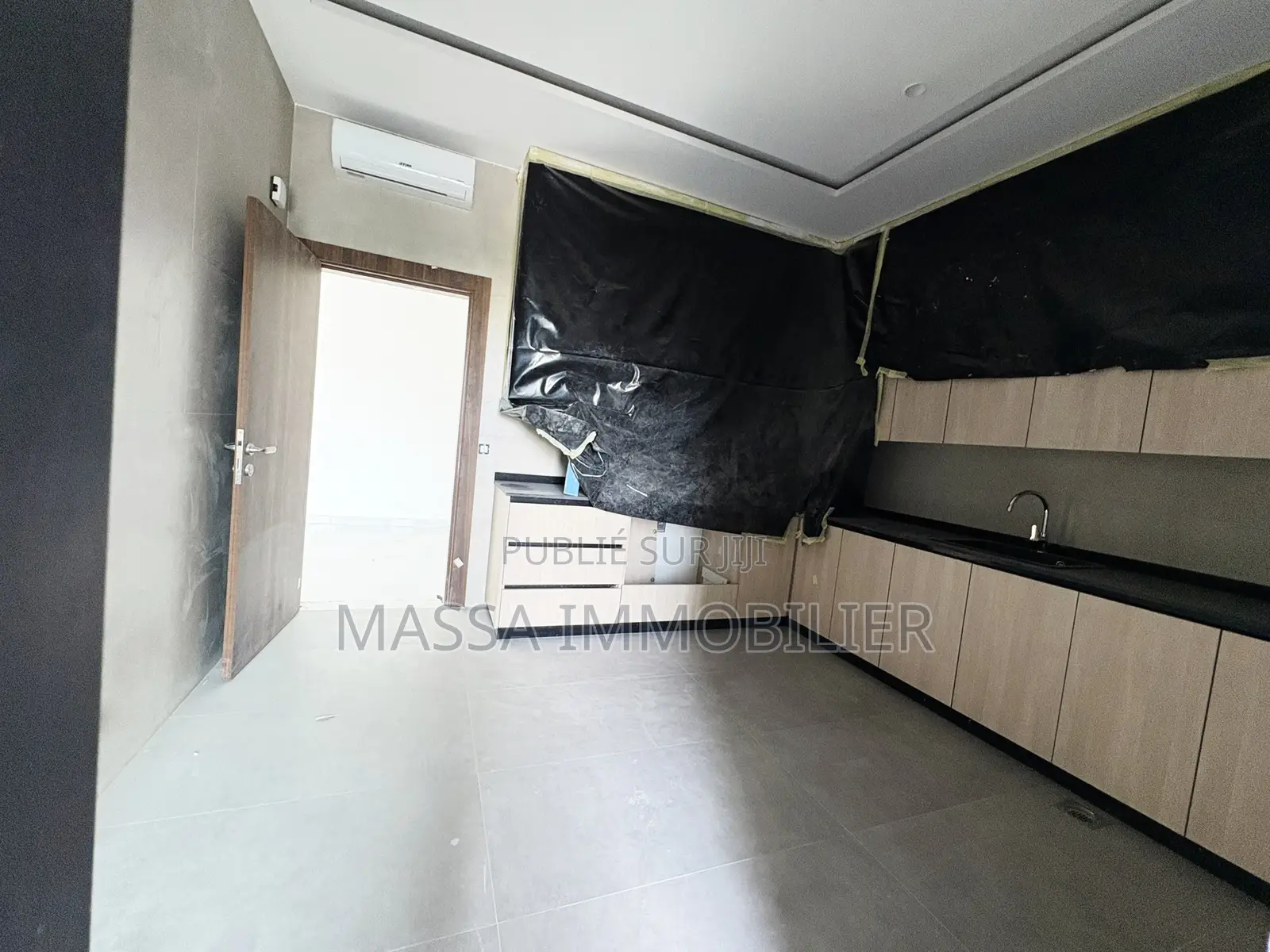 3chbre Appartement dans Massa Immobilier, Marcory à Louer