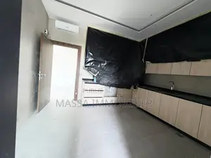 3chbre Appartement dans Massa Immobilier, Marcory à Louer