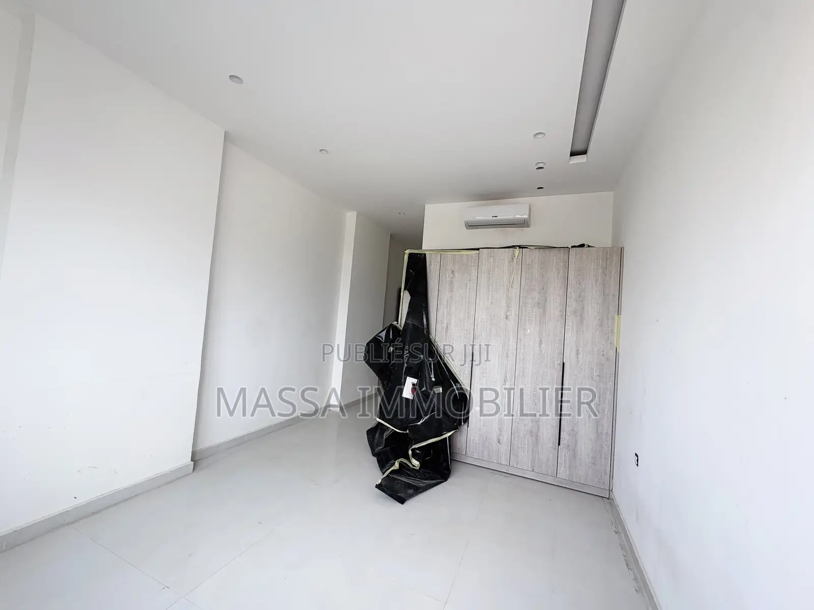 3chbre Appartement dans Massa Immobilier, Marcory à Louer
