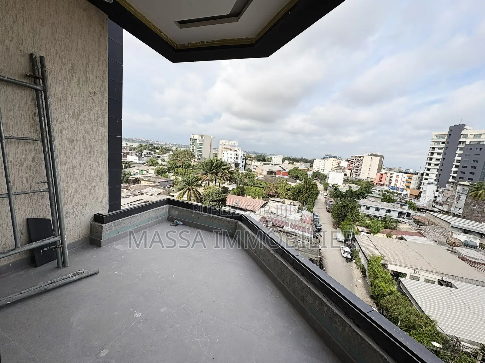 3chbre Appartement dans Massa Immobilier, Marcory à Louer