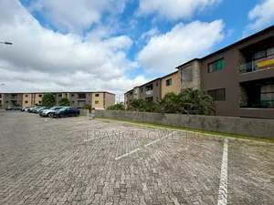 3chbre Appartement dans Francis Gweh, Le Plateau à Louer