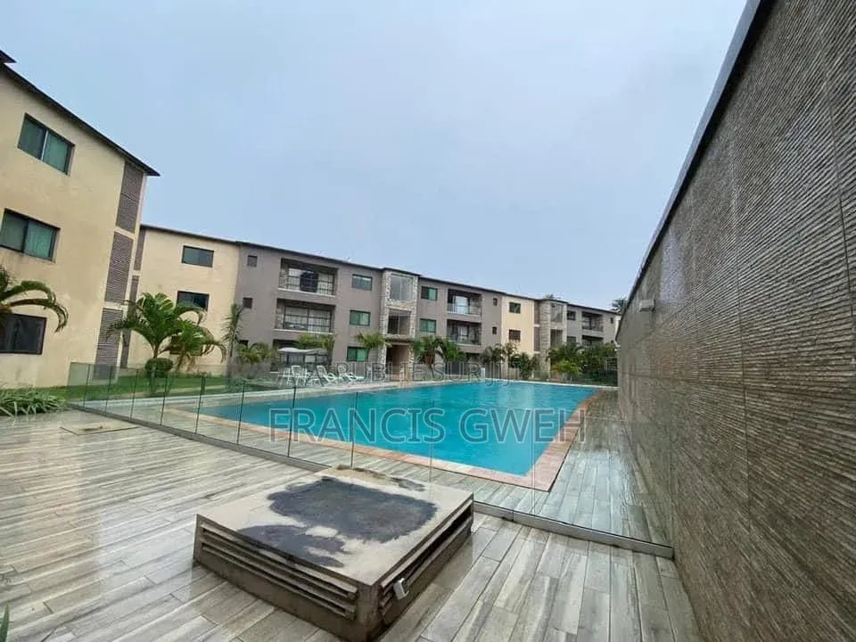 3chbre Appartement dans Francis Gweh, Le Plateau à Louer