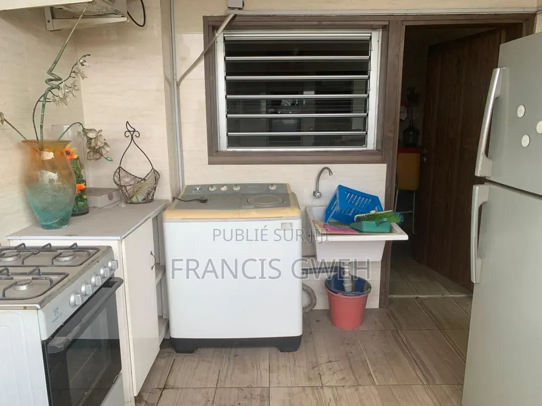 Meublé 3chbre Appartement dans Francis Gweh, Cocody à Louer